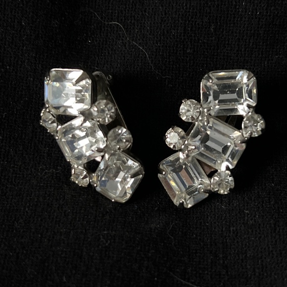 Stunning Vintage Signed Weiss Rhinestone Earrings MINT - Picture 3 of 5